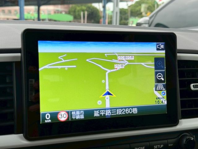 限量200台 英倫版 牛津綠 原廠保養紀錄 環景系統 盲點偵測 CARPLAY 英倫風格紋皮布椅 恆溫空調  第11張相片