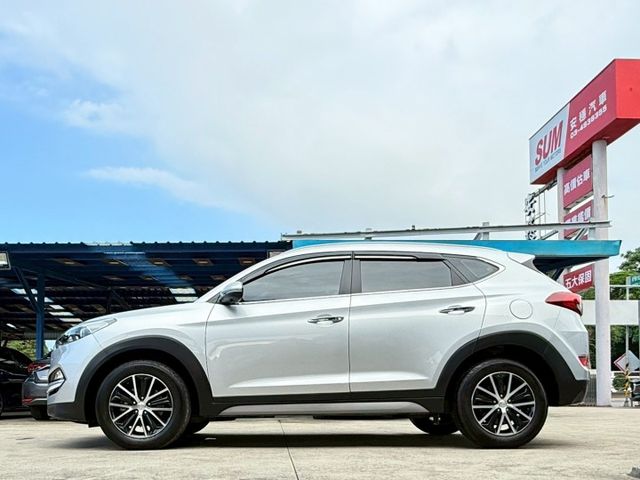 18年 Tucson 1.6t 盲點偵測 電動座椅 分區溫控 定速巡航 導航系統 免鑰匙摸門解鎖 影音配備 LED日行燈  第6張相片