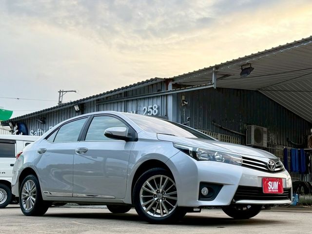 16年 ALTIS Safety+ 免鑰匙摸門解鎖啟動 恆溫空調 定速巡航 導航系統 倒車顯影 方向盤快控鍵  第2張相片