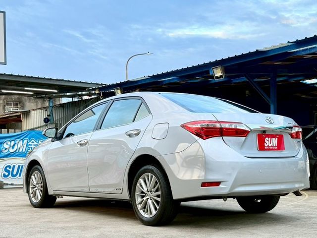 16年 ALTIS Safety+ 免鑰匙摸門解鎖啟動 恆溫空調 定速巡航 導航系統 倒車顯影 方向盤快控鍵  第3張相片