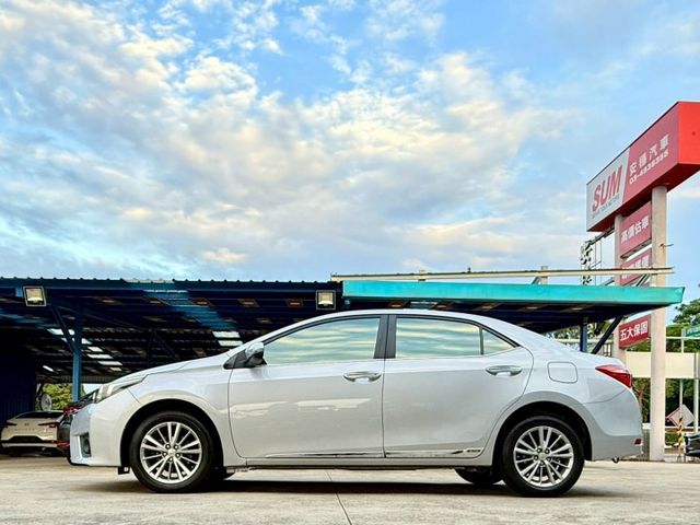 16年 ALTIS Safety+ 免鑰匙摸門解鎖啟動 恆溫空調 定速巡航 導航系統 倒車顯影 方向盤快控鍵  第5張相片