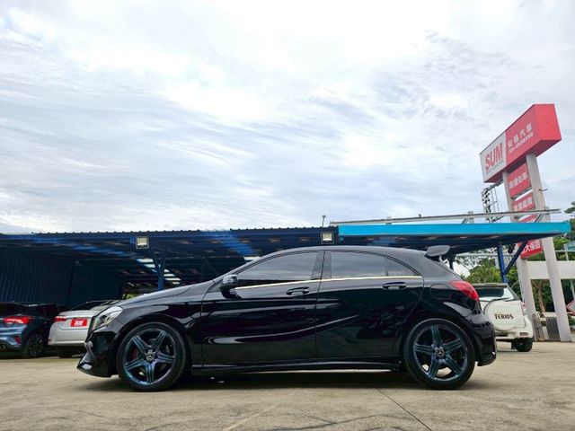 全景天窗 AMG空力套件 雙跑車座椅/電動調整/記憶/紅色安全帶 無線CARPLAY 滿天星水箱護罩  第4張相片