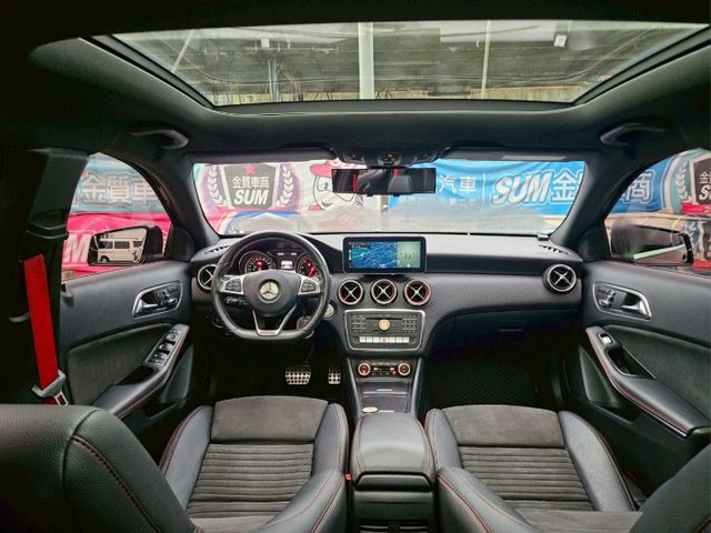 全景天窗 AMG空力套件 雙跑車座椅/電動調整/記憶/紅色安全帶 無線CARPLAY 滿天星水箱護罩  第7張相片