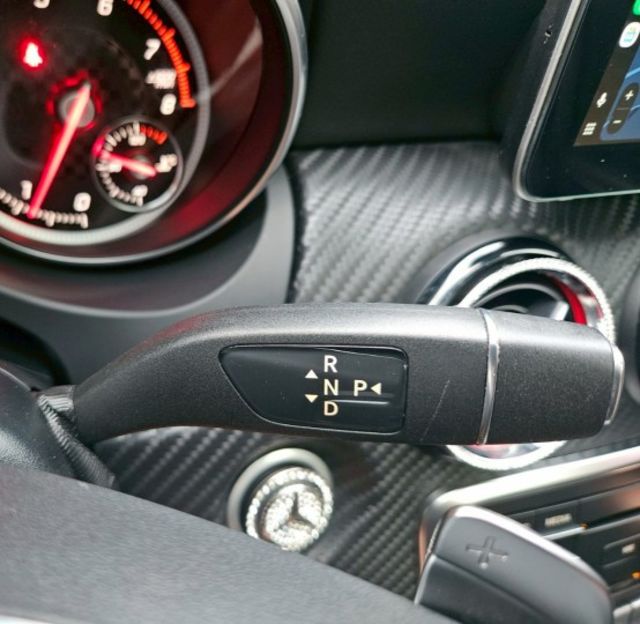 全景天窗 AMG空力套件 雙跑車座椅/電動調整/記憶/紅色安全帶 無線CARPLAY 滿天星水箱護罩  第20張相片