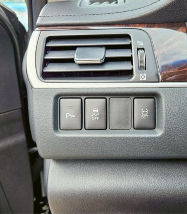 16年 Camry 2.0豪華版 僅跑9萬 免鑰匙摸門啟動 HID頭燈 循跡防滑控制 分區溫控 定速巡航 駐車雷達  第10張相片