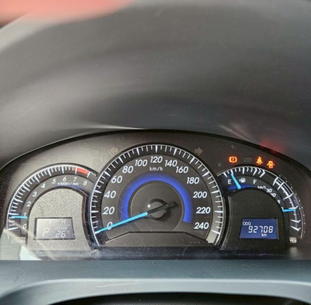 16年 Camry 2.0豪華版 僅跑9萬 免鑰匙摸門啟動 HID頭燈 循跡防滑控制 分區溫控 定速巡航 駐車雷達  第14張相片