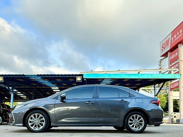 21年 ALTIS 油電版 原廠保養紀錄 盲點偵測 倒車顯影 免鑰匙摸門啟動 恆溫空調 影音配備 ACC跟車  第5張相片