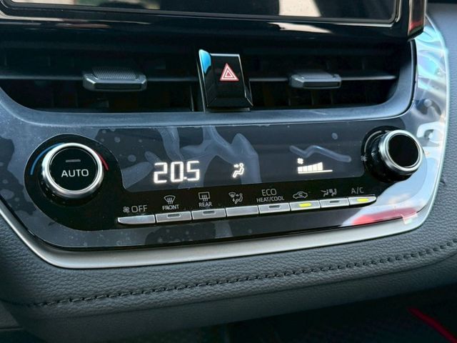 21年 ALTIS 油電版 原廠保養紀錄 盲點偵測 倒車顯影 免鑰匙摸門啟動 恆溫空調 影音配備 ACC跟車  第11張相片