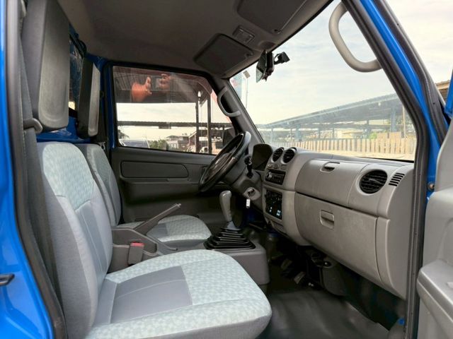 18年 菱利 小貨車  電動窗 晶片鑰匙鎖 內裝乾淨無破損 外觀漆面完整 入檔順 無漏油 無待修  第8張相片