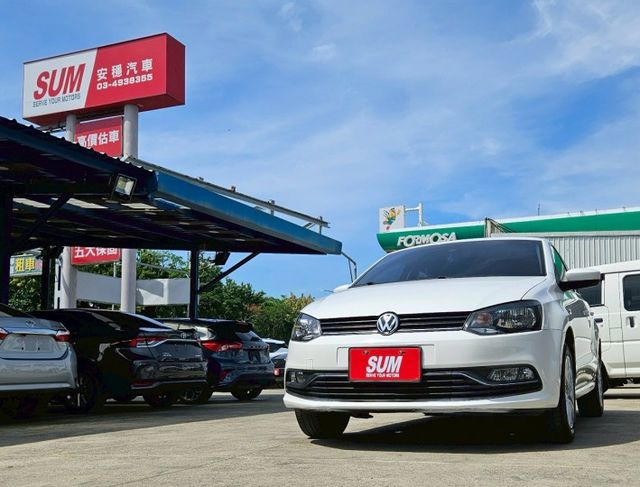 14年 POLO 頂級進口掀背 低里程 導航系統 倒車顯影 藍芽連線 恆溫空調 ISOFIX兒童安全椅固定  第2張相片