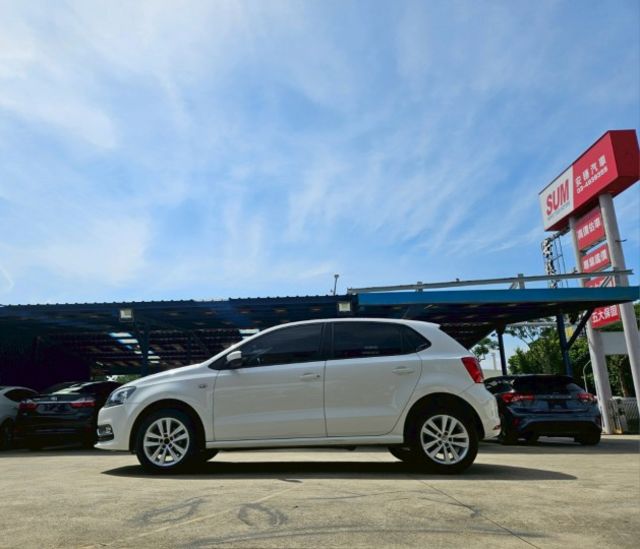 14年 POLO 頂級進口掀背 低里程 導航系統 倒車顯影 藍芽連線 恆溫空調 ISOFIX兒童安全椅固定  第6張相片