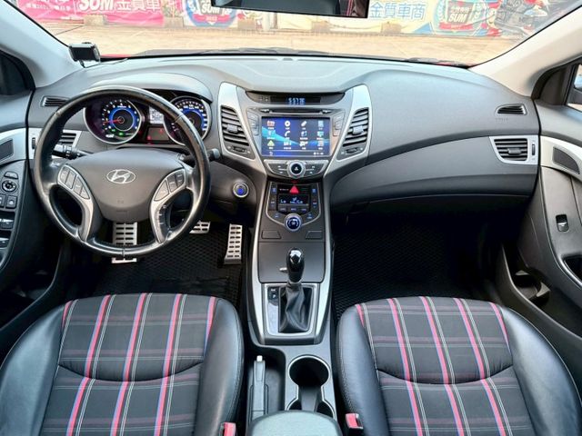 ELANTRA EX 旗艦英倫特仕版 原廠保養紀錄 菱格紋座椅 LED日行燈 定速 天窗 影音配備 後座出風口 分區溫控  第8張相片