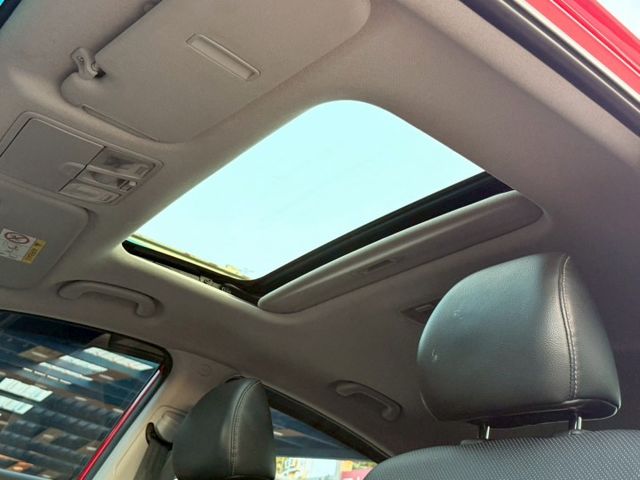 ELANTRA EX 旗艦英倫特仕版 原廠保養紀錄 菱格紋座椅 LED日行燈 定速 天窗 影音配備 後座出風口 分區溫控  第9張相片