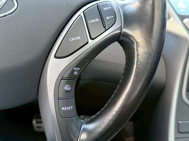 ELANTRA EX 旗艦英倫特仕版 原廠保養紀錄 菱格紋座椅 LED日行燈 定速 天窗 影音配備 後座出風口 分區溫控  第10張相片