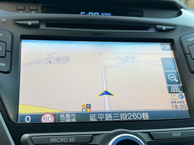 ELANTRA EX 旗艦英倫特仕版 原廠保養紀錄 菱格紋座椅 LED日行燈 定速 天窗 影音配備 後座出風口 分區溫控  第15張相片