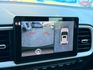 GLC 原廠保固 懷特黑 光圈日行燈 車道維持 CARPLAY 緊急煞停 導航系統 無線充電座 恆溫空調 免鑰匙摸門  第16張縮圖