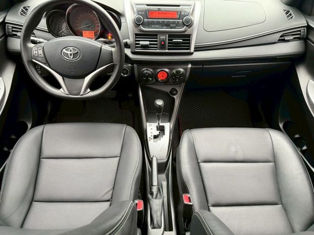 豪華+ 第三方認證 全車原鈑件 免鑰匙啟動車門鎖 恆溫空調 電動折疊後視鏡 方向盤快控鍵 皮革座椅  第8張相片