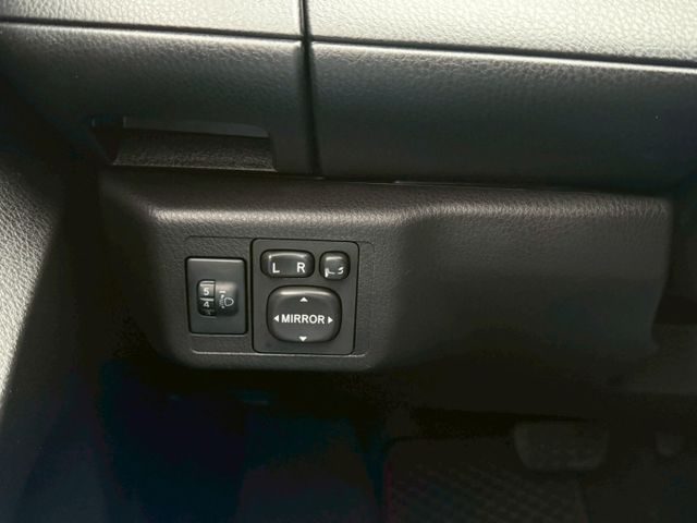 豪華+ 第三方認證 全車原鈑件 免鑰匙啟動車門鎖 恆溫空調 電動折疊後視鏡 方向盤快控鍵 皮革座椅  第9張相片