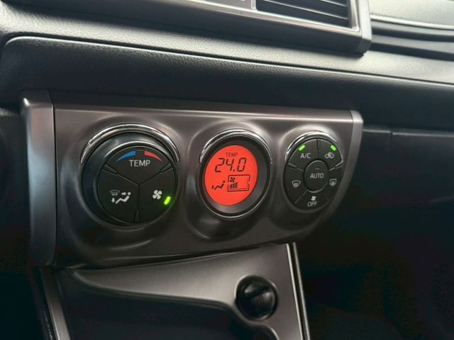 豪華+ 第三方認證 全車原鈑件 免鑰匙啟動車門鎖 恆溫空調 電動折疊後視鏡 方向盤快控鍵 皮革座椅  第10張相片