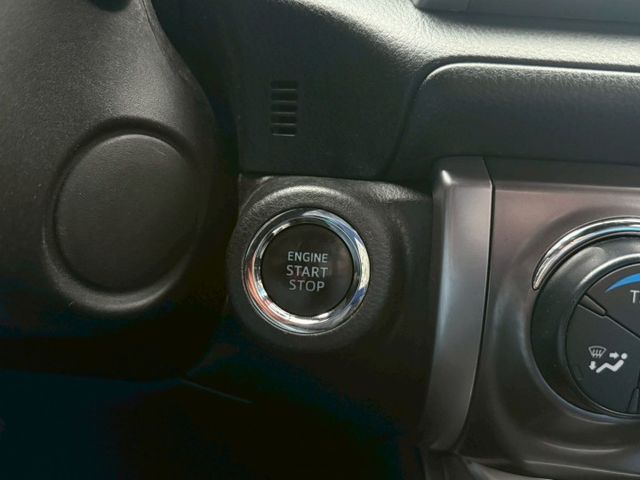 豪華+ 第三方認證 全車原鈑件 免鑰匙啟動車門鎖 恆溫空調 電動折疊後視鏡 方向盤快控鍵 皮革座椅  第13張相片