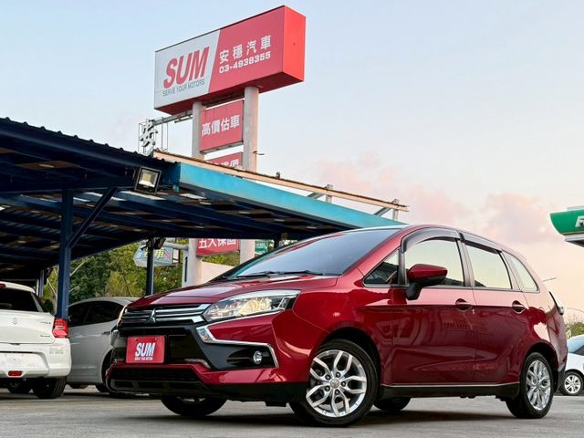 輕鬆型 僅跑5萬公里 電動尾門 免鑰匙啟動車門鎖 恆溫空調 後視鏡方向指示燈 電動折疊後視鏡 前座扶手  第1張相片