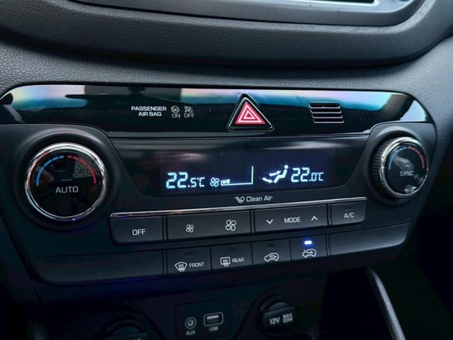 1.6t 汽油頂級 全景天窗 盲點偵測 電動座椅 分區溫控 免鑰匙解鎖啟動 LED頭燈 定速巡航 後座出風口  第14張相片