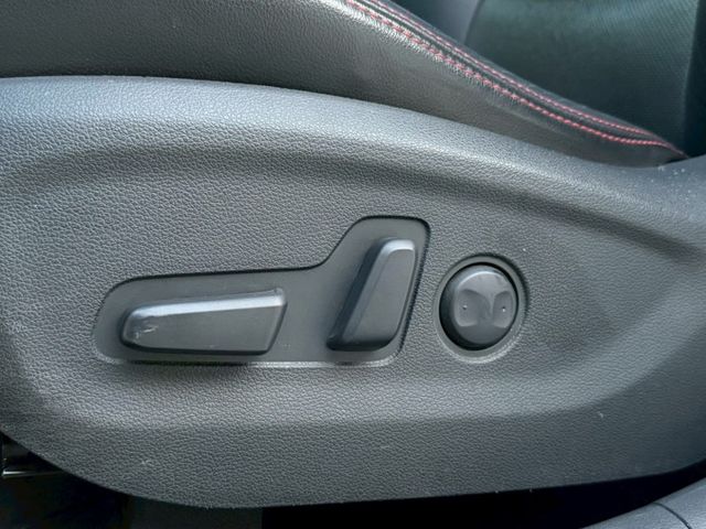 1.6t 汽油頂級 全景天窗 盲點偵測 電動座椅 分區溫控 免鑰匙解鎖啟動 LED頭燈 定速巡航 後座出風口  第15張相片