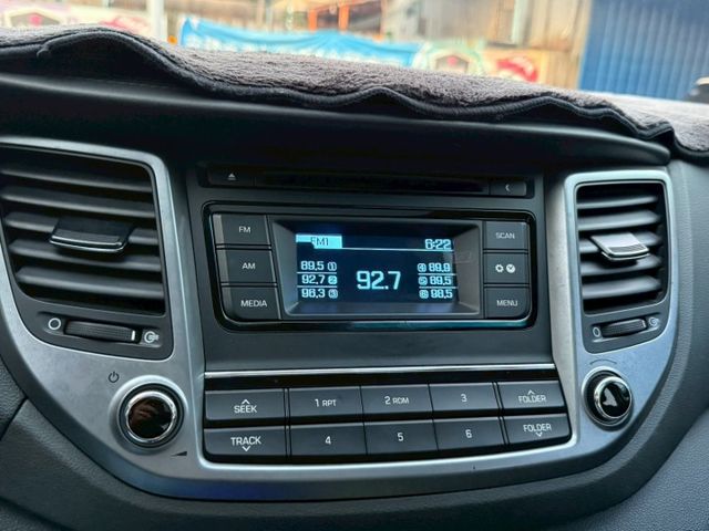 1.6t 汽油頂級 全景天窗 盲點偵測 電動座椅 分區溫控 免鑰匙解鎖啟動 LED頭燈 定速巡航 後座出風口  第17張相片