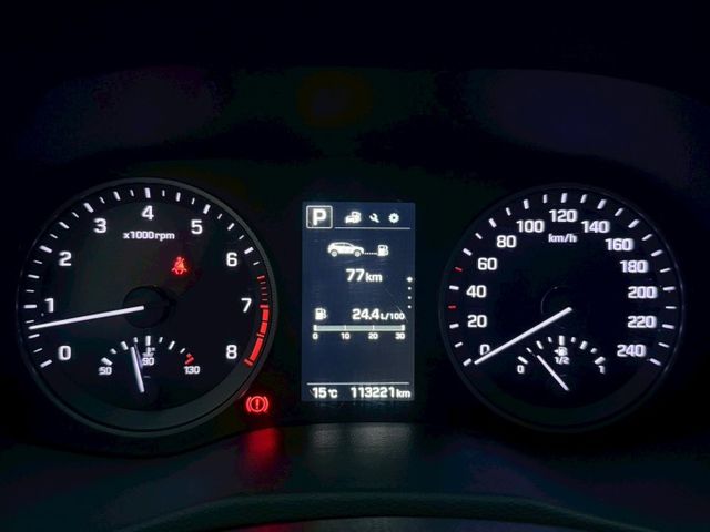 1.6t 汽油頂級 全景天窗 盲點偵測 電動座椅 分區溫控 免鑰匙解鎖啟動 LED頭燈 定速巡航 後座出風口  第18張相片