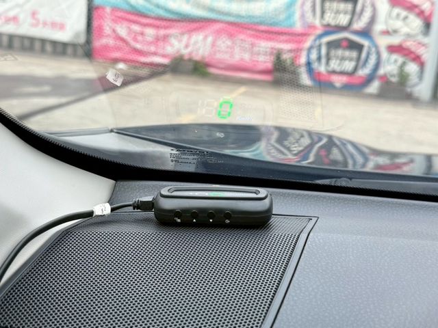 油電版 原廠保養紀錄 電動尾門 大螢幕安卓機影音 電動座椅 電動天窗 定速巡航 分區溫控 胎壓監控 抬頭顯示器  第13張相片