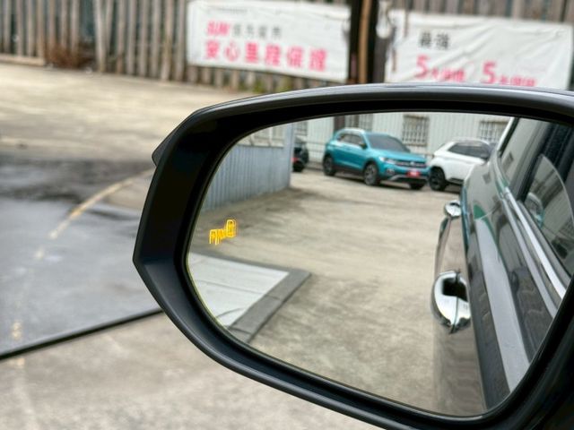 油電版 原廠保養紀錄 電動尾門 大螢幕安卓機影音 電動座椅 電動天窗 定速巡航 分區溫控 胎壓監控 抬頭顯示器  第15張相片