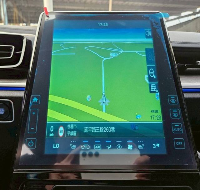 GLT-B款 七人座 第二排VIP皇家座椅 雙電動滑門 全景天窗 電動尾門 ACC跟車 盲點偵測 環景  CarPlay  第12張相片