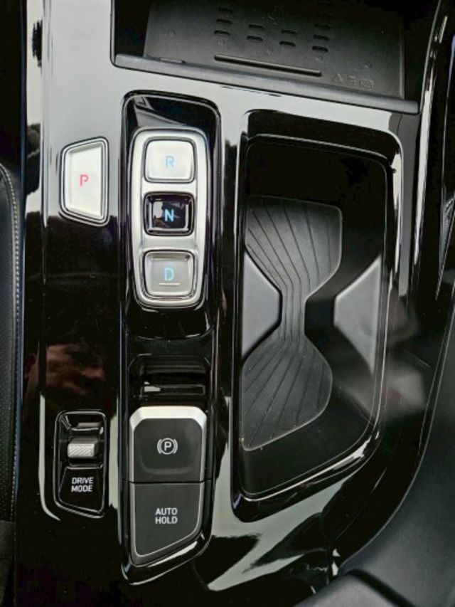 GLT-B款 七人座 第二排VIP皇家座椅 雙電動滑門 全景天窗 電動尾門 ACC跟車 盲點偵測 環景  CarPlay  第14張相片