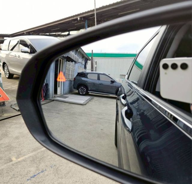 GLT-B款 七人座 第二排VIP皇家座椅 雙電動滑門 全景天窗 電動尾門 ACC跟車 盲點偵測 環景  CarPlay  第16張相片