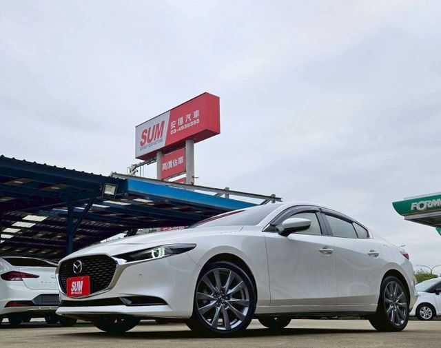 4D 20SPremium 免鑰匙摸門解鎖啟動 環景系統 CarPlay ACC跟車 盲點偵測 智慧遠光燈 車道置中輔助  第1張相片