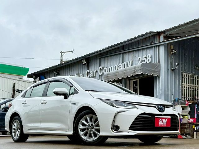 油電旗艦版 原廠保養紀錄 環景系統 盲點偵測 電動座椅 HUD抬頭顯示器 LED頭燈 ACC跟車 中控螢幕 後座出風口  第2張相片