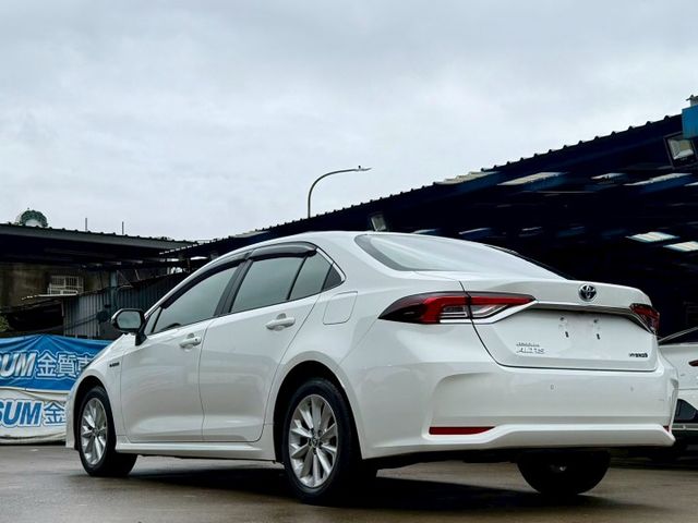 油電旗艦版 原廠保養紀錄 環景系統 盲點偵測 電動座椅 HUD抬頭顯示器 LED頭燈 ACC跟車 中控螢幕 後座出風口  第3張相片