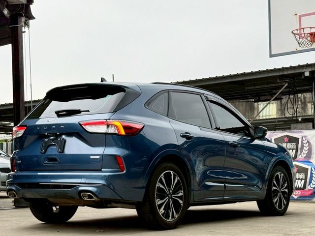 ST-Line 四輪傳動 空力套件 全景天窗 腳踢感應電動尾門 LEVEL2輔助駕駛 分區溫控 賽車座椅 換檔撥片  第5張相片