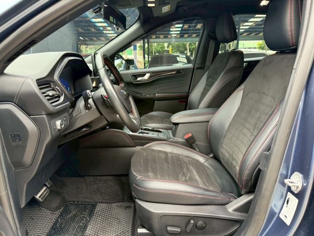 ST-Line 四輪傳動 空力套件 全景天窗 腳踢感應電動尾門 LEVEL2輔助駕駛 分區溫控 賽車座椅 換檔撥片  第6張相片