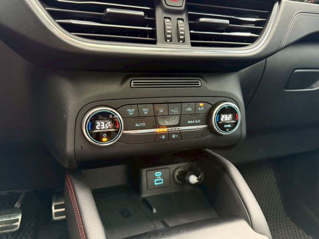 ST-Line 四輪傳動 空力套件 全景天窗 腳踢感應電動尾門 LEVEL2輔助駕駛 分區溫控 賽車座椅 換檔撥片  第11張相片