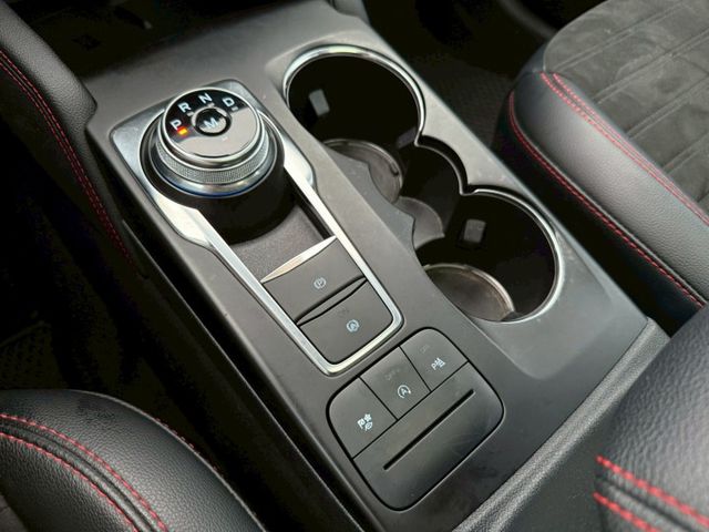 ST-Line 四輪傳動 空力套件 全景天窗 腳踢感應電動尾門 LEVEL2輔助駕駛 分區溫控 賽車座椅 換檔撥片  第12張相片