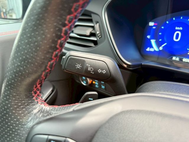 ST-Line 四輪傳動 空力套件 全景天窗 腳踢感應電動尾門 LEVEL2輔助駕駛 分區溫控 賽車座椅 換檔撥片  第15張相片