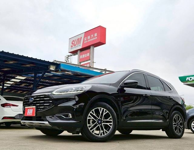 旗艦版 電動椅全景天窗 Level2輔助駕駛 環景系統 CarPlay 導航系統 免鑰匙摸門解鎖啟動 分區溫控 盲點偵測  第1張相片