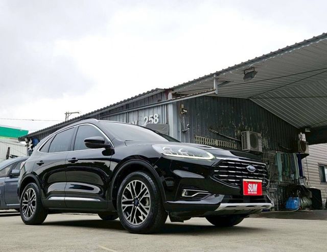 旗艦版 電動椅全景天窗 Level2輔助駕駛 環景系統 CarPlay 導航系統 免鑰匙摸門解鎖啟動 分區溫控 盲點偵測  第3張相片