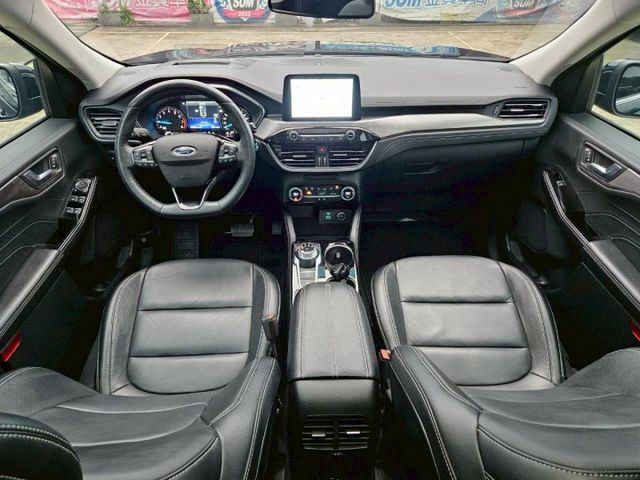 旗艦版 電動椅全景天窗 Level2輔助駕駛 環景系統 CarPlay 導航系統 免鑰匙摸門解鎖啟動 分區溫控 盲點偵測  第8張相片