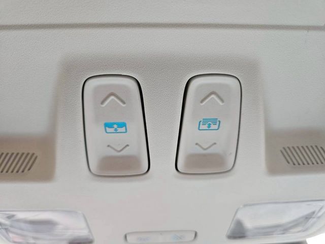 旗艦版 電動椅全景天窗 Level2輔助駕駛 環景系統 CarPlay 導航系統 免鑰匙摸門解鎖啟動 分區溫控 盲點偵測  第20張相片