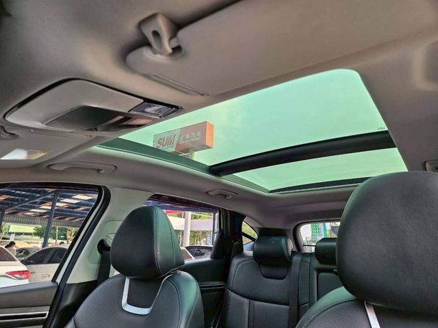 B版 全景天窗 貫穿尾燈 LED大燈日行燈 電動尾門 CARPLAY 跟車 盲點 車道置中 KEYLESS 電子後照鏡  第12張相片