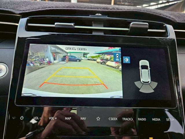 B版 全景天窗 貫穿尾燈 LED大燈日行燈 電動尾門 CARPLAY 跟車 盲點 車道置中 KEYLESS 電子後照鏡  第18張相片