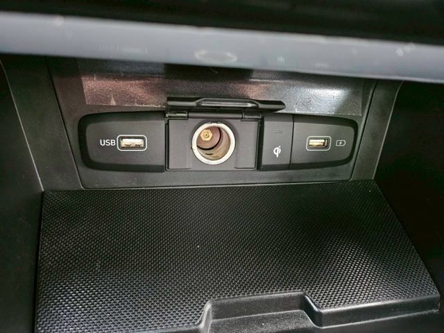 B版 全景天窗 貫穿尾燈 LED大燈日行燈 電動尾門 CARPLAY 跟車 盲點 車道置中 KEYLESS 電子後照鏡  第20張相片