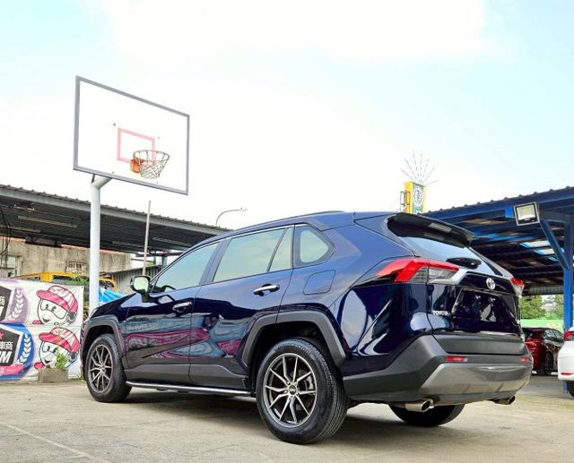 旗艦款  360環景 電子後視鏡 車頂架 雙前座電動座椅 電動尾門 TTS2.0 LED大燈 日行燈 KEYLESS  第6張相片